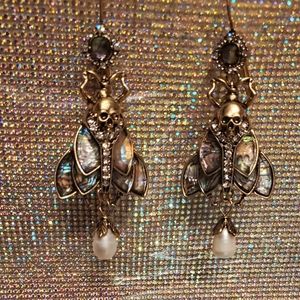 Buggin Skull Earrings